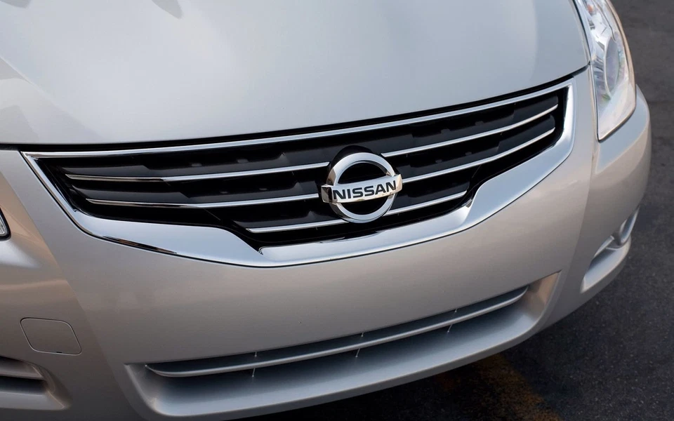 Logotipo emblemas de parrilla de parachoques delantero Nissan Altima 2007-2012 OEM Foto 3 de 3