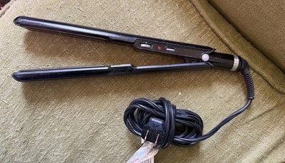 Babyliss PRO Porcelain Ceramic 1'' Straightening Flat Iron Hair Styler BP9557