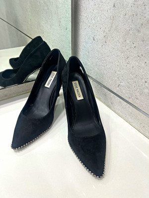 Steve Madden Black Suede Studded Pointed Toe Stiletto Pumps US 8.5