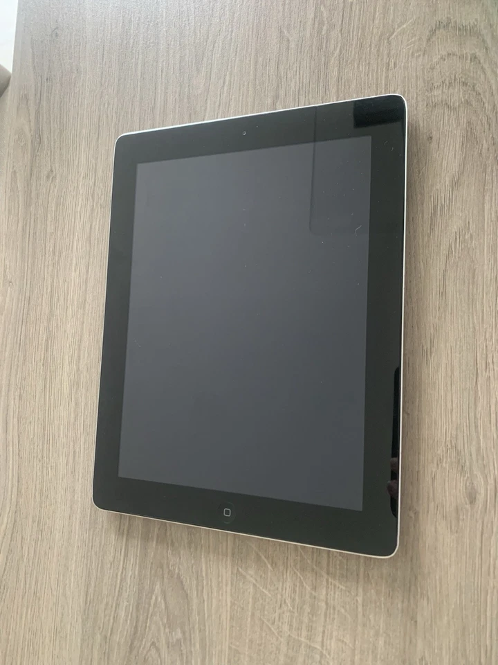 Apple iPad 4th Generation 16GB Wi-Fi 9.7" Black - Image 2 of 4