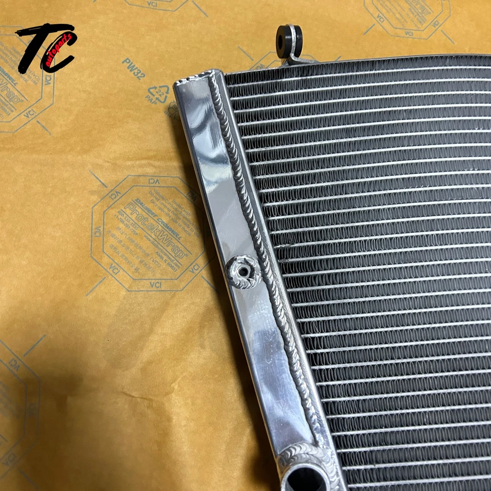 Radiador de alumínio de alto desempenho refrigeração do motor para Honda CBR1000RR 2004-2005 - Imagem 3 de 4