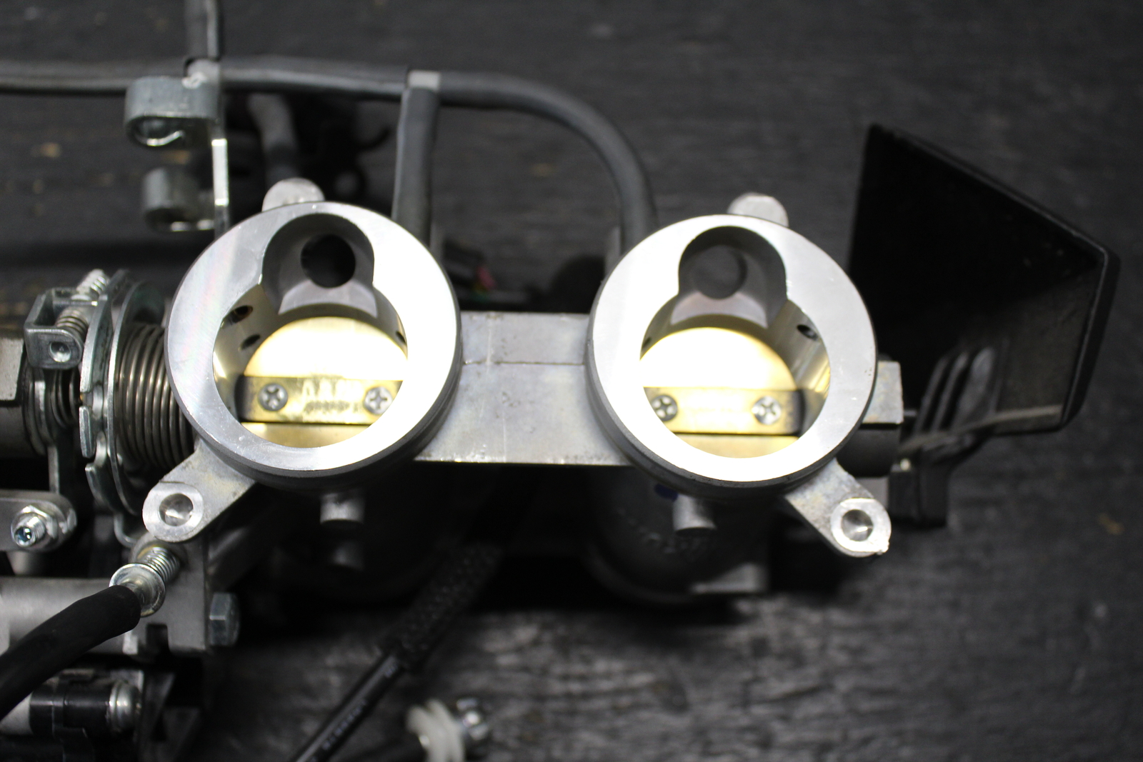 1316 KAWASAKI Z800 ZR800 OEM MAIN THROTTLE BODIES BODY 2013 14 15 2016