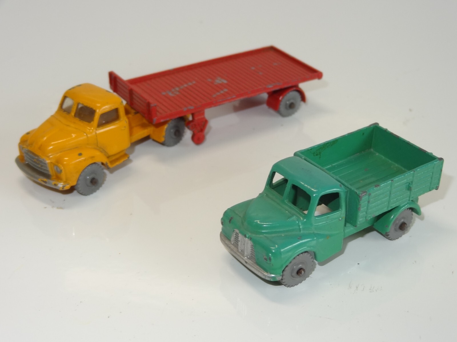 DinkyToysDublo072ベッドフォードアーティキュレーフラットトラック