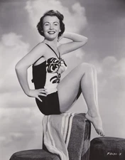 1951 Press Photo Leggy Actress Lois Chartrand Models Bathing Suit for Paramount