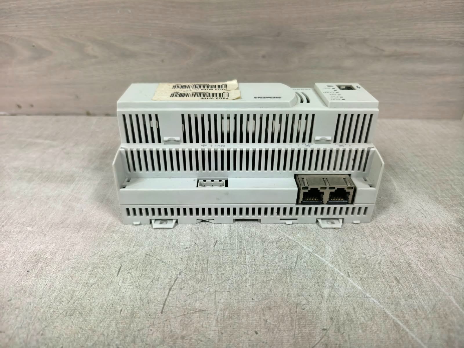 Siemens PXG3.W100 SIEMENS PXG3.W100 BACNET/IP WEB INTEFACE 24V 8