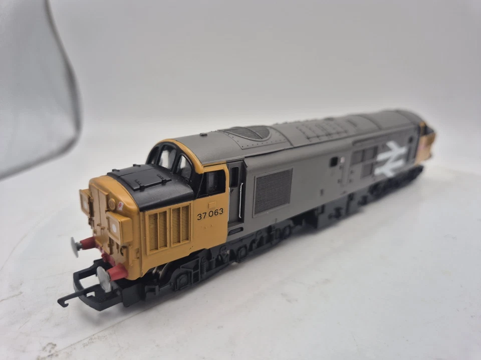 OO Gauge Hornby R.348 BR Class 37 37063 Rail Freight Grey -Tested- -Unboxed- - Image 3 of 4