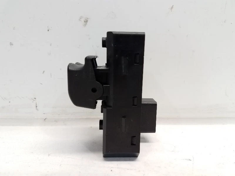 2005 - 09 庞蒂亚克蒙大拿州司机前门窗开关*黑色* — 第 2/3 张图片