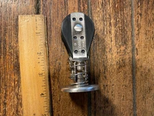 HARKEN 1 1/2" SINGLE BIG BULLET STAND UP BLOCK 300LB SAFE LOAD MAX 3/8" LINE