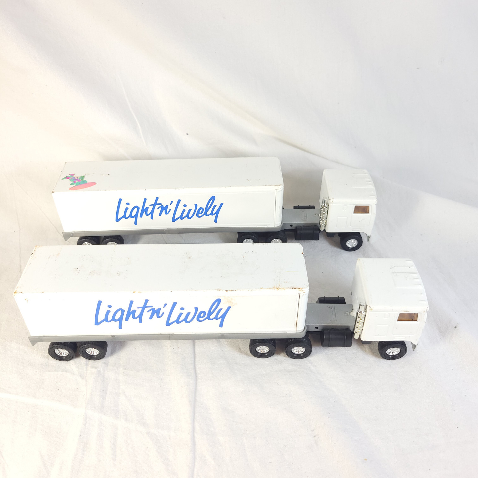 Vintage Ertl Light n Lively Semi Truck and Trailer Set 2-Piece USA Made-image