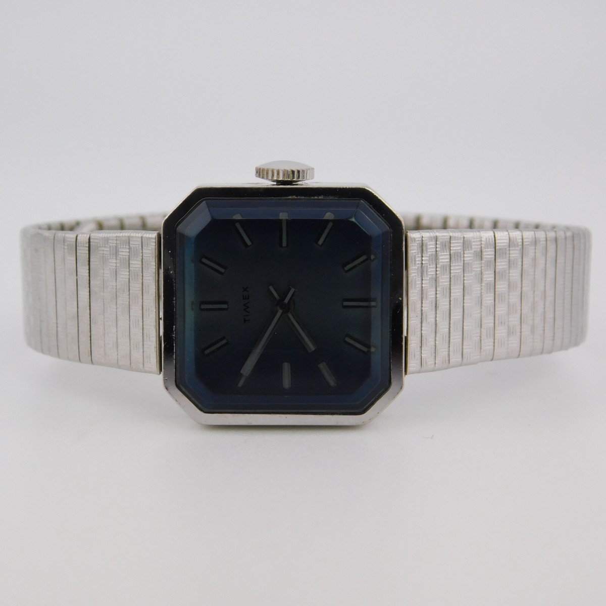 Vintage Timex Silver Tone Wind-up Analog Women display picture 2