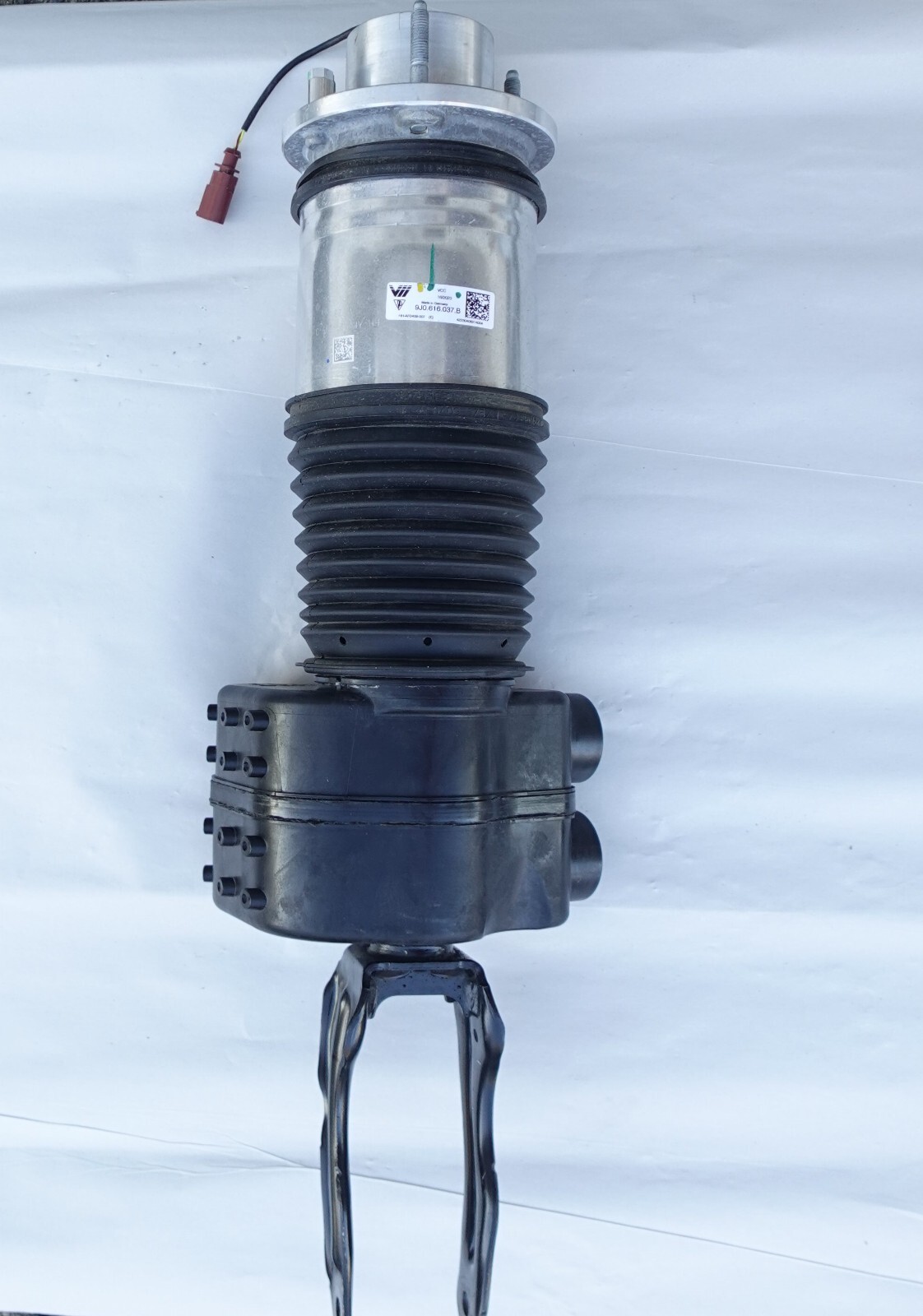 PORSCHE 2020 24 TAYCAN CROSS TURISMO AIR SUSPENSION STRUT SPRING LEFT 9J1616037C