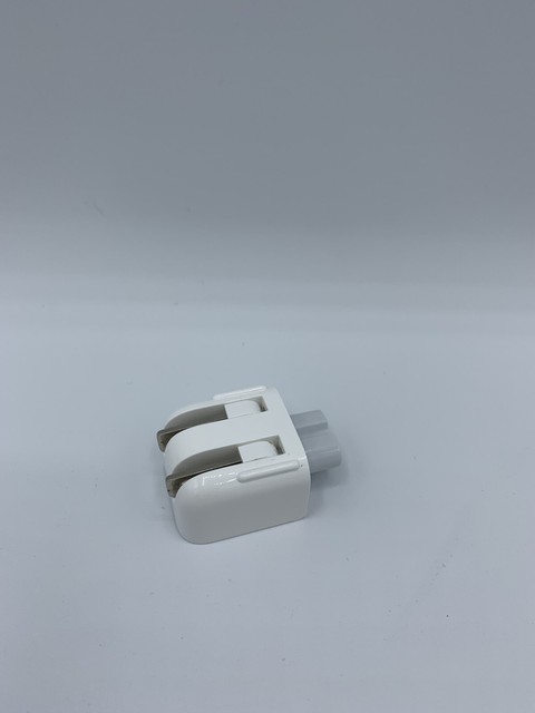 apple two prong adapter