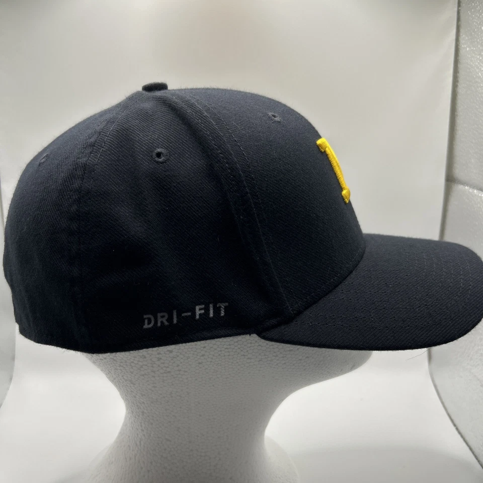 Gorra ajustada Jordan Jumpman Michigan Wolverines Dri-Fit M/L azul marino Foto 4 de 4