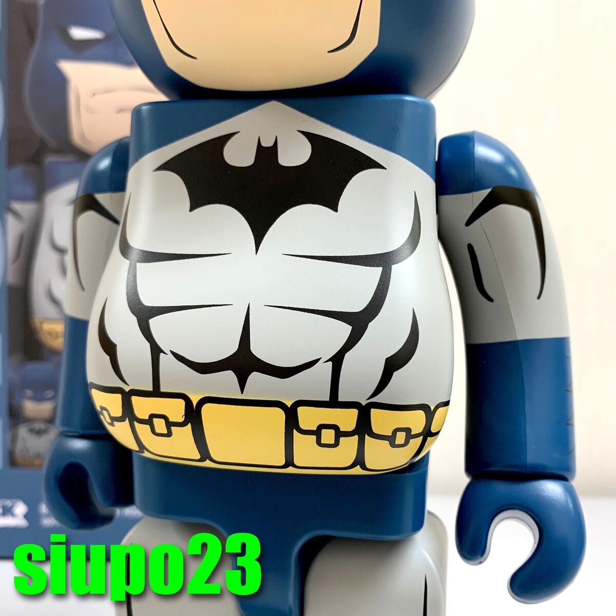 Medicom 400% + 100% Bearbrck ~ DC Comics Batman Be@rbrck Medicom 400% + 100% Bearbrck ~ DC Comics Batman Be@rbrck