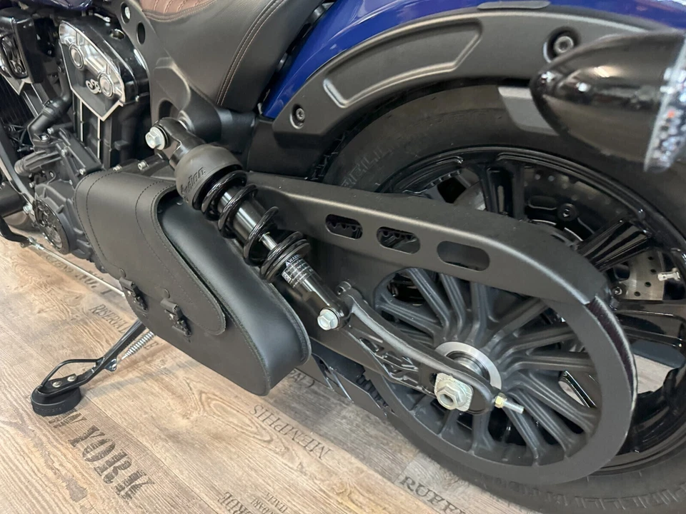 Bolso Lateral Manitou Negro + Soporte Swing Scout XS Compatible con Indian Scout Foto 3 de 4