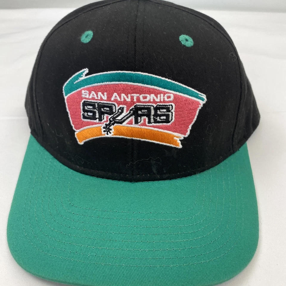 SAN ANTONIO SPURS Sombrero Adidas Madera Clásica Sombrero SnapBack NBA Verde Bill Negro Foto 2 de 4