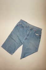 "Levi" Light Wash Made in USA Butterfly Closure Shorts - Size W34 L00
