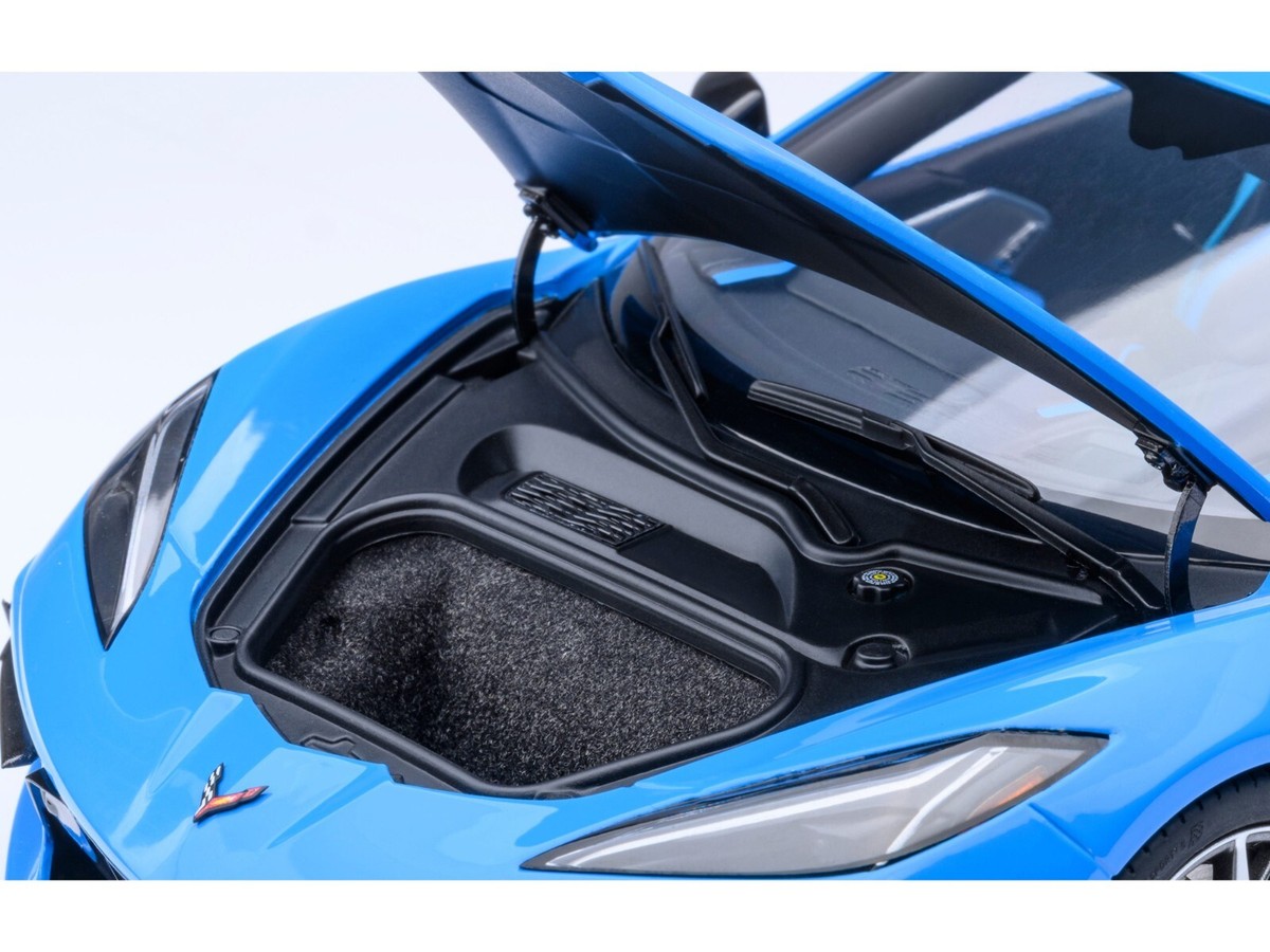 2020 CHEVROLET CORVETTE C8 STINGRAY RAPID BLUE 1/18 MODEL CAR BY