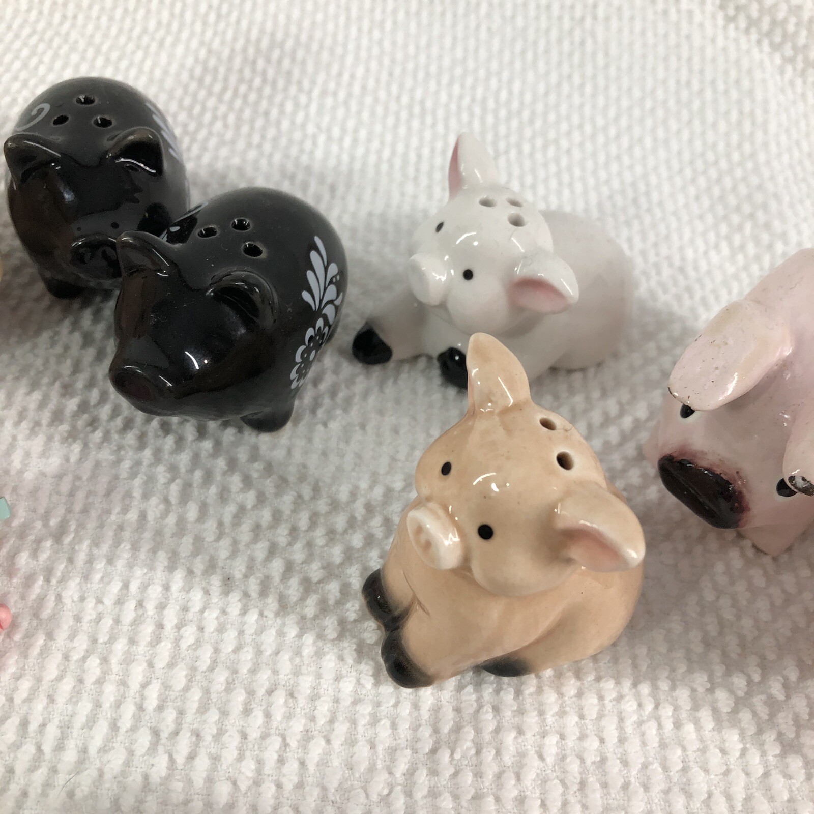 Lot of 13 pig collection salt and pepper ceramic wood plastic pig decor