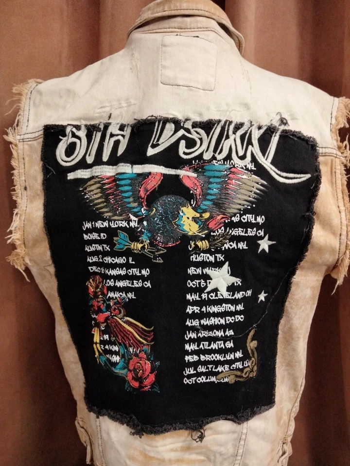 "BOGO" MENS DISTRESSED 8TH DISTRICT TAN VEST SZ L - Image 3 of 4