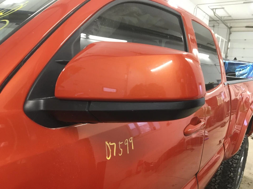 Espejo retrovisor de puerta izquierdo usado se adapta a: Toyota Tacoma 2016 sin lámpara de señalización pintada grado izquierdo Foto 3 de 4