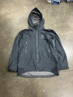 Arc’teryx Alpha AR Gore tex Jacket Size Large