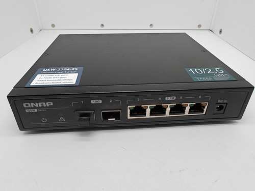 QNAP QSW-2104-2S Switch - 2 X 10 Gigabit SFP 4 X 2.5Go - Picture 2 of 3