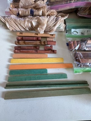 LINCOLN LOGS HUGE LOT OF 500+ PIECES VARIOUS BRANDS,COLORS SIZES AND SHAPES