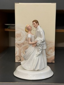 Lenox Wedding Opal Innocence Bride & Groom Cake Topper Caucasian In Box