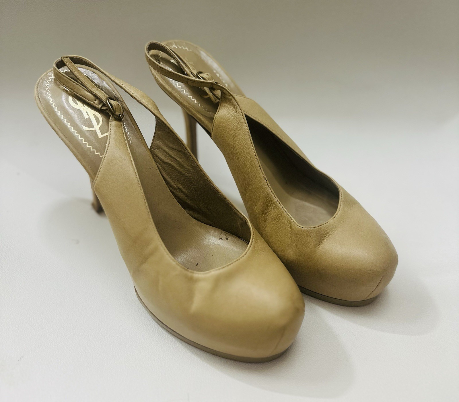 YSL Yves Saint Laurent $795 Tribtoo Slingback Pump Heels Italia 37 Stone Beige