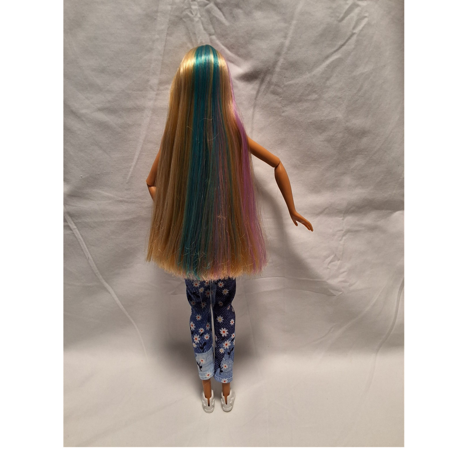Barbie Fashion Doll Multicolored Straight Hair Articulated w Outfits & Accs