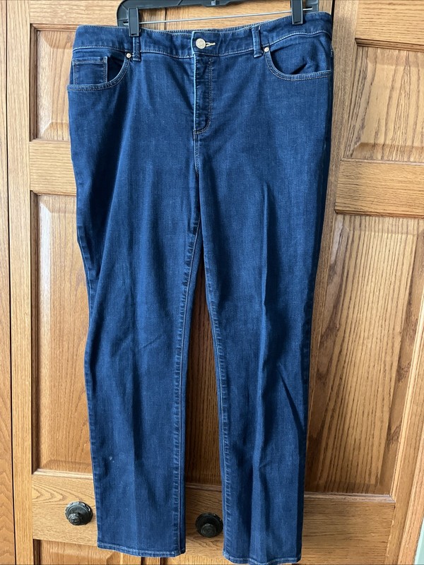 The So Slimming Slim Jean by Chicos blue zip fly women size 2.5 regular