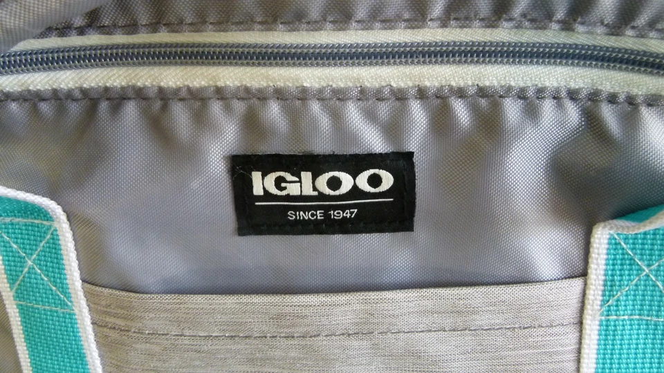 IGLOO Lunch Companion Cooler Tote Bag Shoulder Strap Gray Color - Image 3 of 4