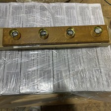 (5) Volume International 1044-50 vanity bar Oak Plate 24" W x 4 1/2" H 100w
