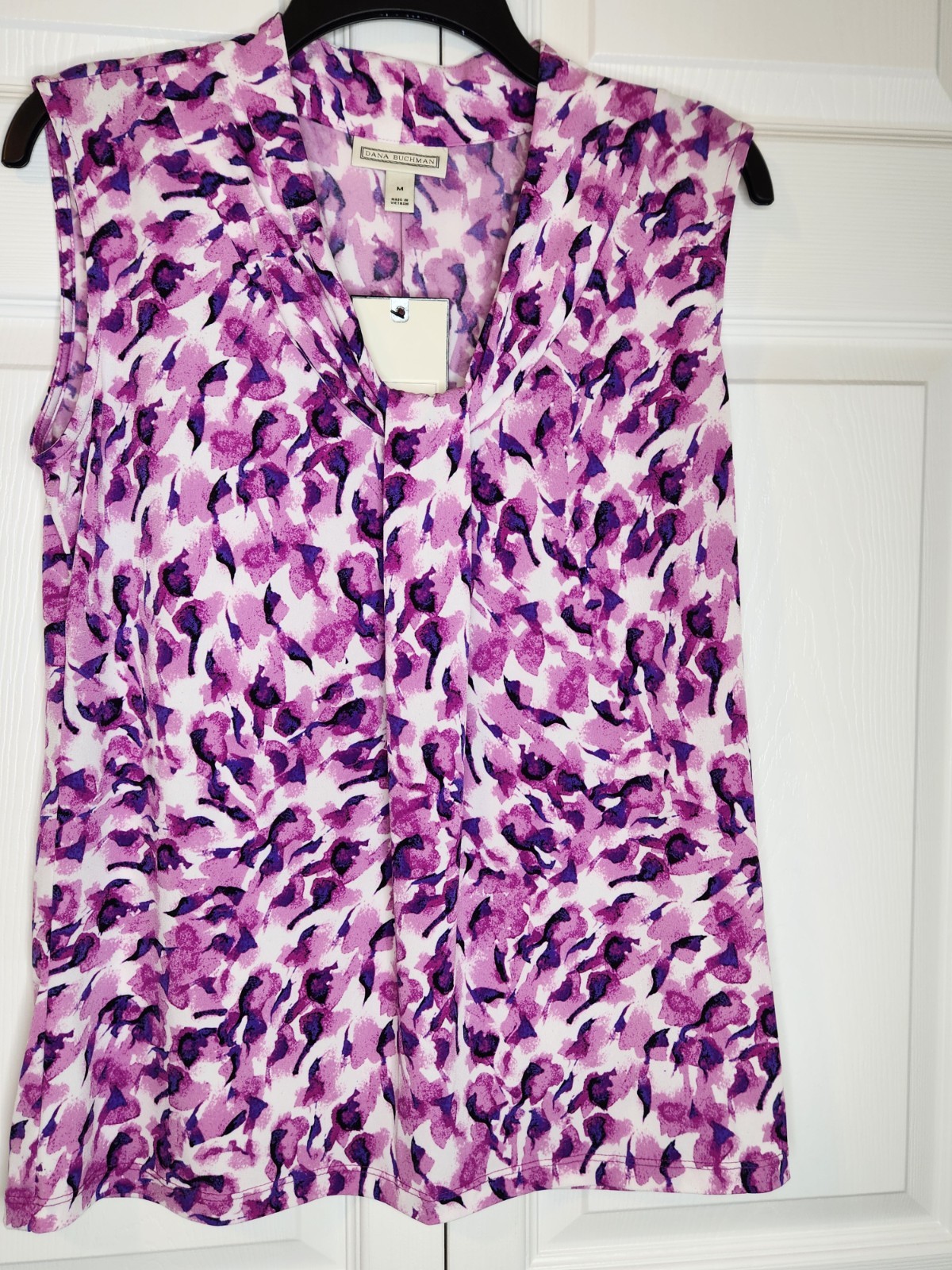 Dana Buchman Size M Sleeveless Pink Purple Floral Blouse knotted V-neck New