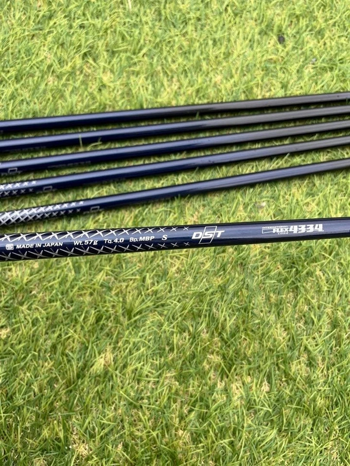 Dunlop XXIO 9 iron 6 piece set 5,6,7,8,9,P USED Good Condition - Image 4 of 4