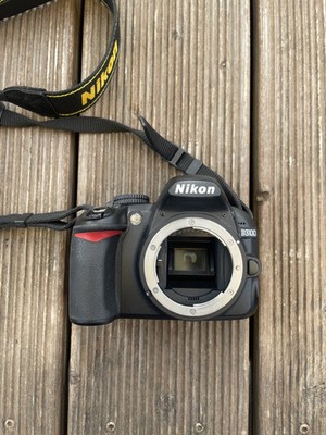 Nikon D D3100 14.2MP Digitalkamera - Schwarz (Kit mit AF-S DX VR 18-55mm and VR
