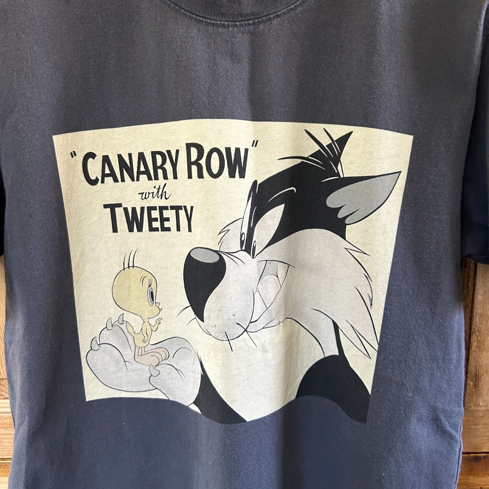 Maglietta Mo & Co Looney Tunes grafica media fila canarino con Tweety Bird Silvestro