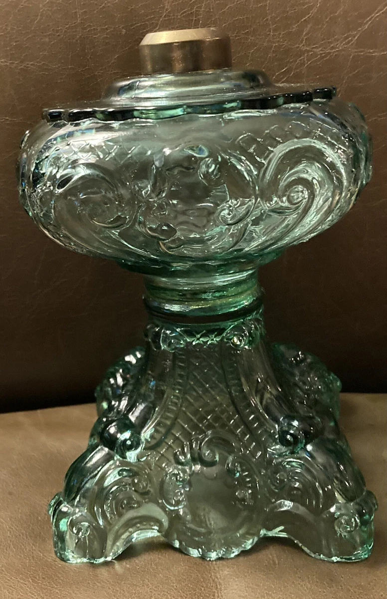 Princess Feather Kerosene Lamp Green Unusual Color H 10 W 8 Weight 4