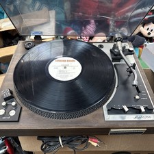 marantz 6200 turntable for sale W/Original Cover.