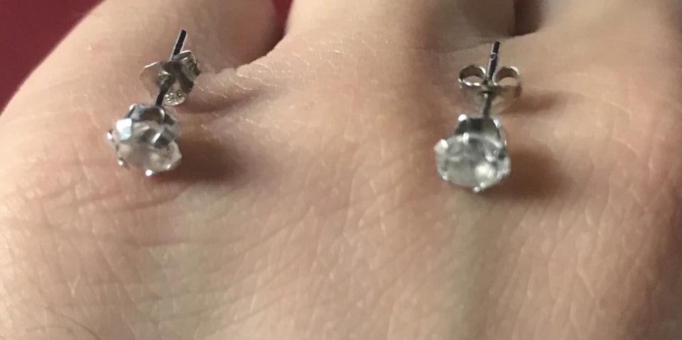 Orecchini Puntonluce Oro Bianco 18k 750/1000 Con Zirconi Chiusure Argento 925 - Immagine 3 di 3