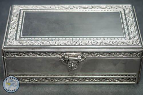 Decorative Silver jewellery Trinket Box Lockable, Purple Felt Interior Shabby - Picture 2 of 12