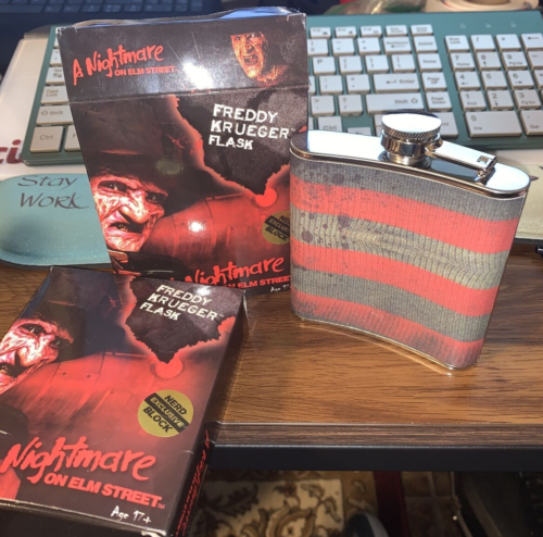 Freddy Krueger Flask Nightmare on Elm Street Nerd Block Exclusive Halloween - Picture 1 of 6