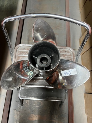 SS#435 15.5x17 RH 3B Stainless Steel Michigan Wheel Apollo Propeller - Picture 3 of 3
