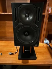 Behringer Truth B2031A 8.75in High-Resolution Reference Studio Monitor Speaker