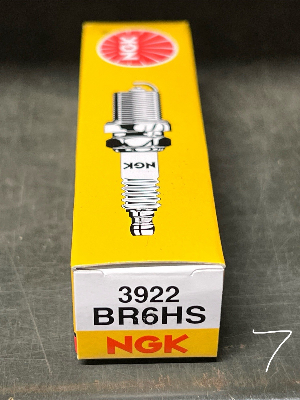 BR6HS NGK Spark Plug NEW