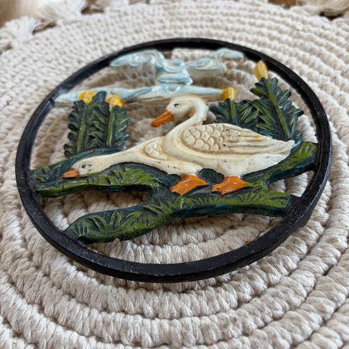 Vintage Cast Iron Country Farmhouse Ducks Trivet Hand Painted Footed Round 6" - Picture 2 of 10