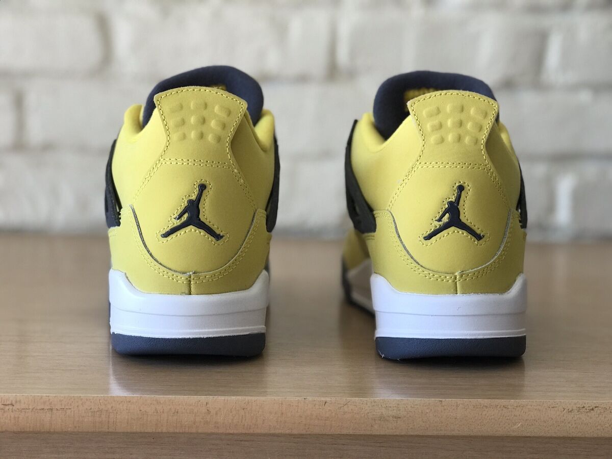 Nike Air Jordan 4 Retro Lightning Tour Yellow GS Size 7Y Nike Air Jordan 4 Retro Lightning Tour Yellow GS Size 7Y