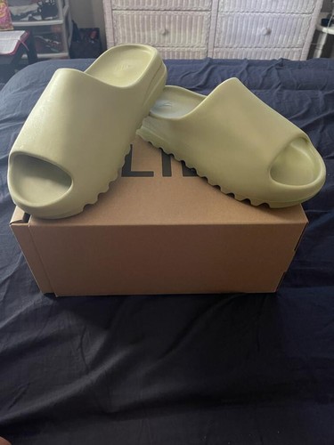 Buy yeezy slides size 9 Online in Italy 