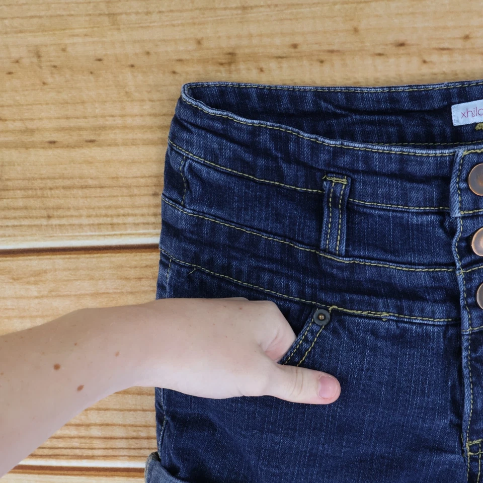 Pantalones Cortos de Jean Xhilaration Para Mujer 2 Azul Lavado Oscuro Denim Puños Botón Mosca Bolsillos Foto 4 de 4